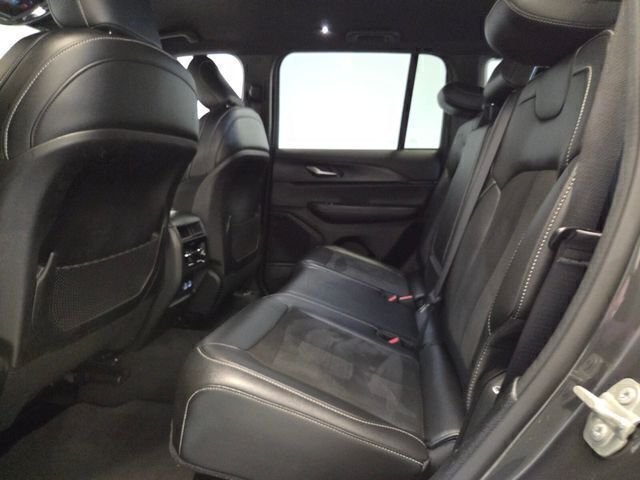 Used 2024 Gray Jeep Altitude image 12