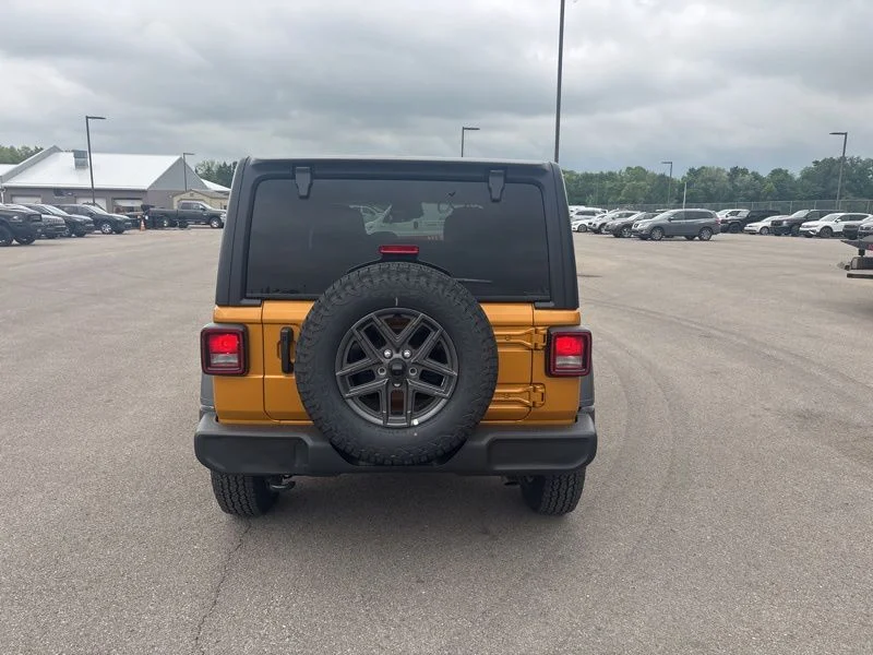 New 2026 Goldilocks Exterior Paint Jeep Sport S image 4
