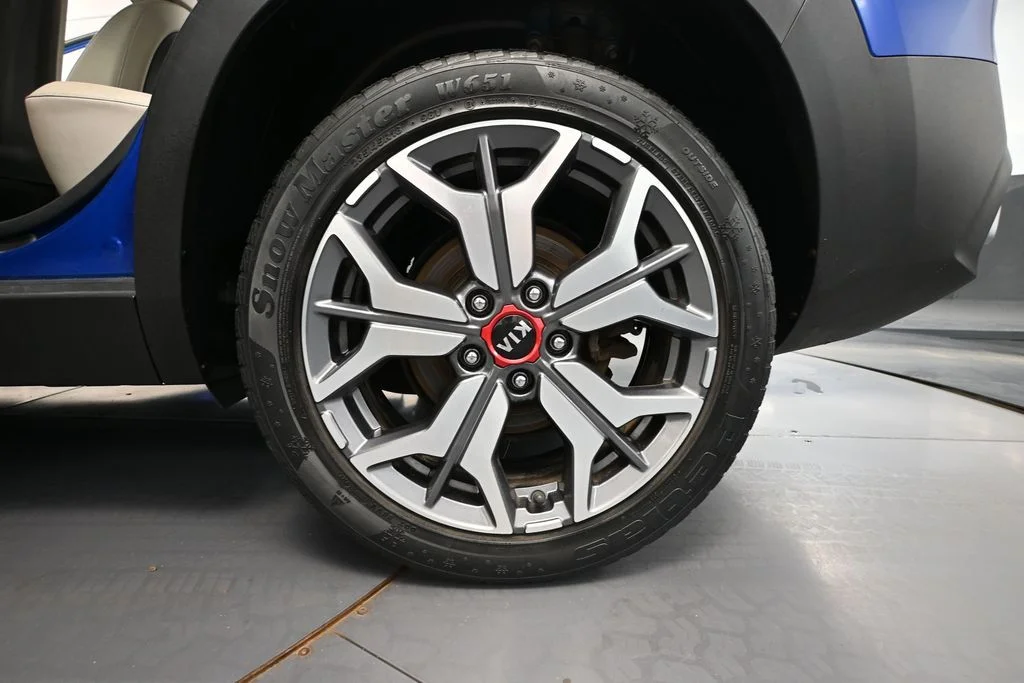 Used 2021 Blue Kia SX image 14