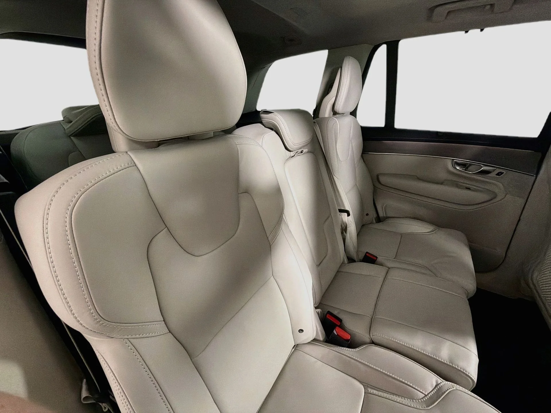 New 2026 Aurora Silver Volvo Ultra image 30