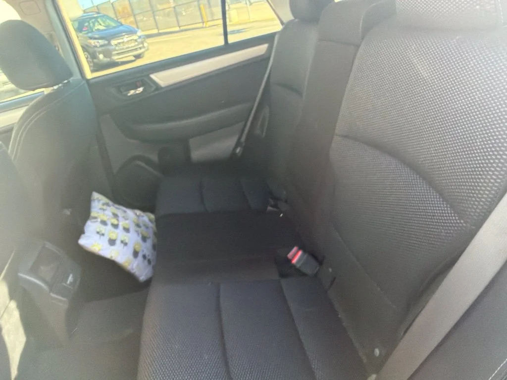 Used 2018 Gray Subaru 2.5i Premium image 9