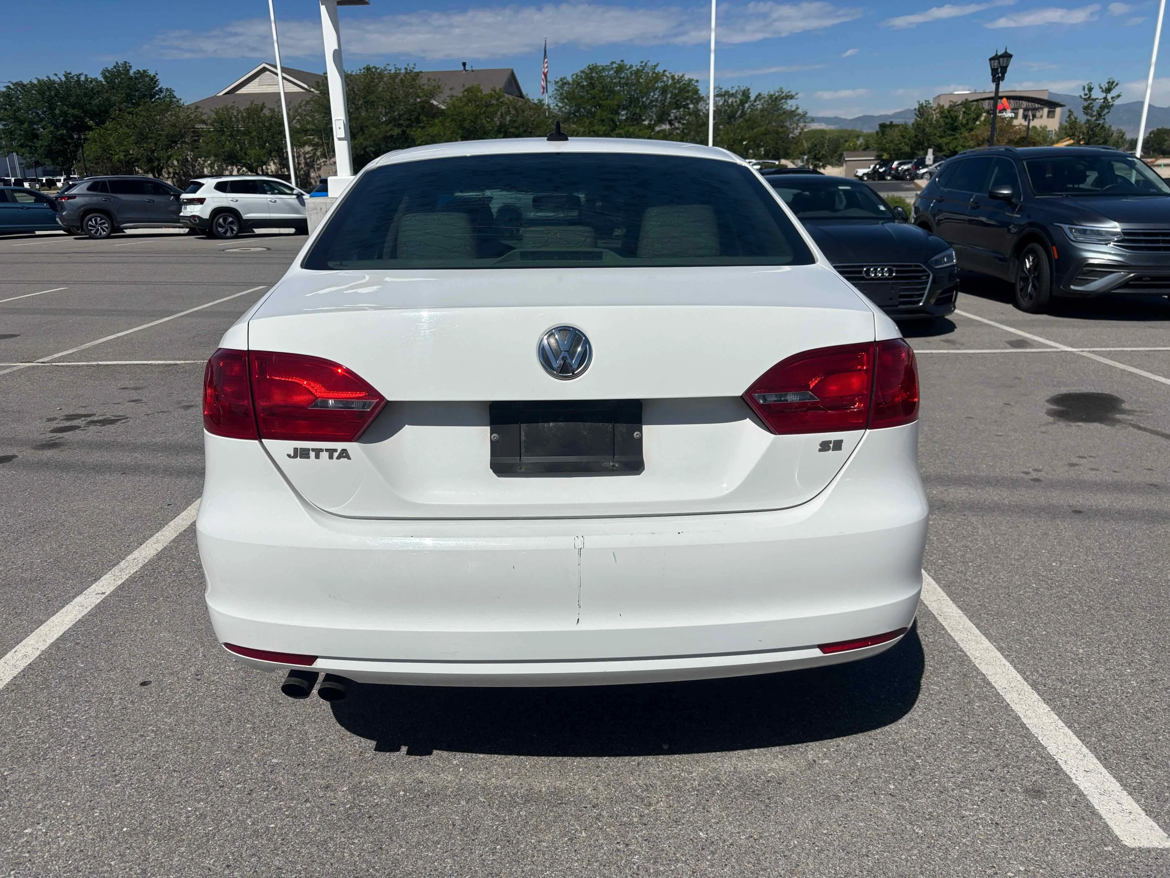 Used 2014 Candy White Volkswagen SE w/Connectivity image 5