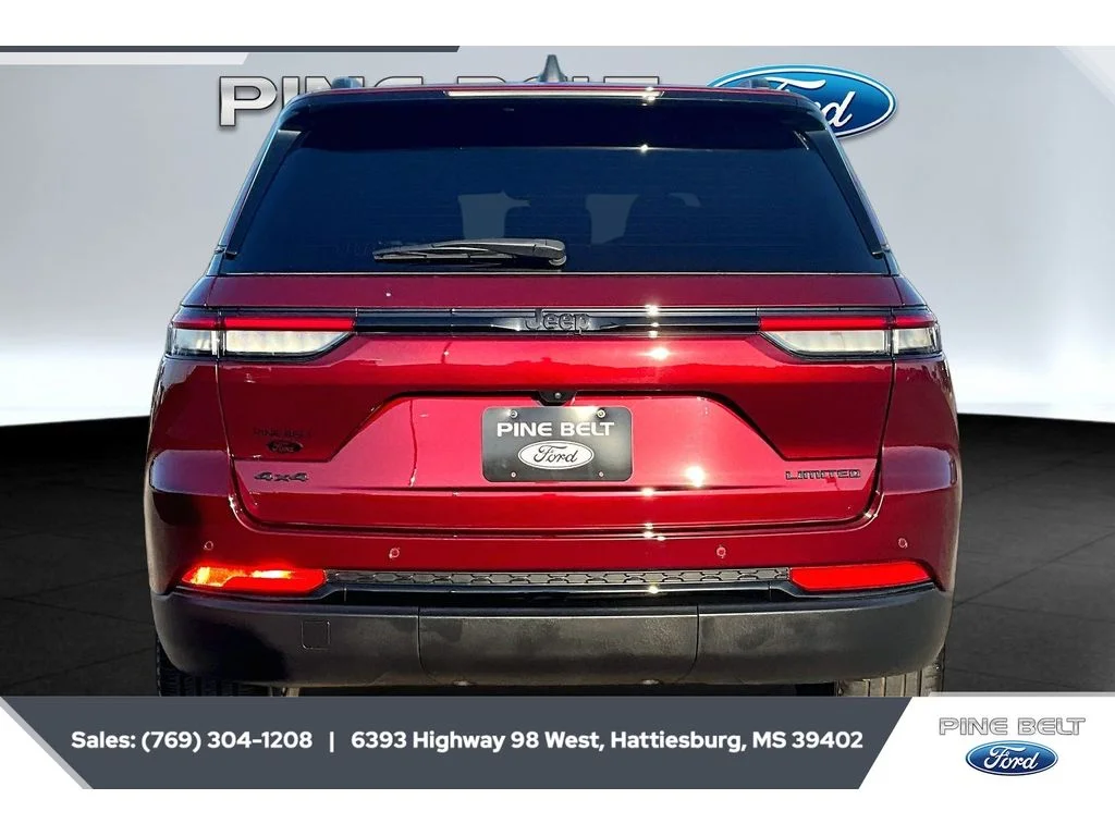 Used 2025 Velvet Red Pearlcoat Jeep Limited image 4
