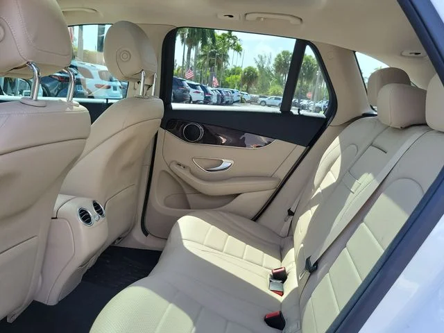 Used 2022 White Mercedes-Benz GLC 300 image 13