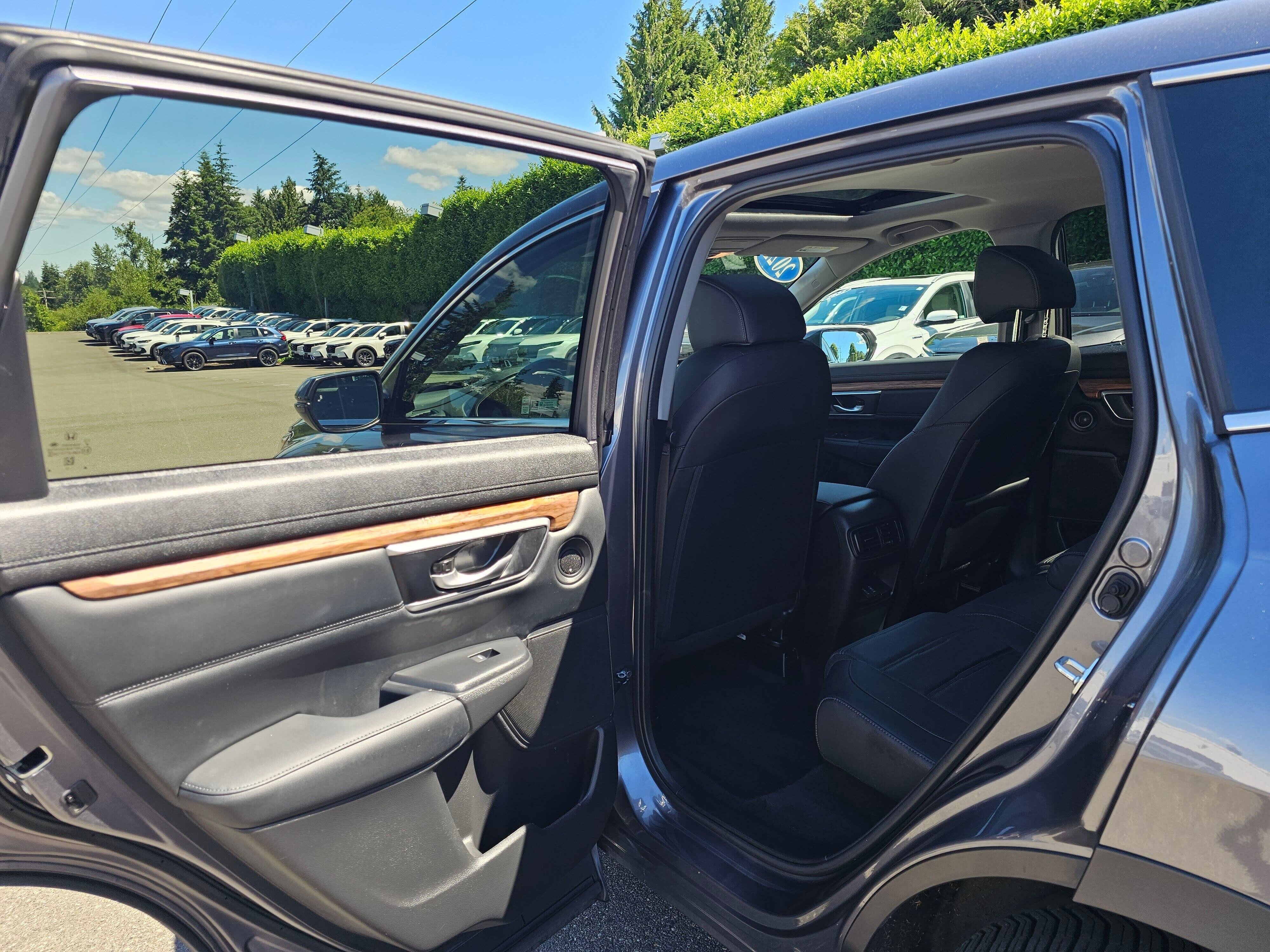 Used 2022 Modern Steel Metallic Honda EX-L image 18