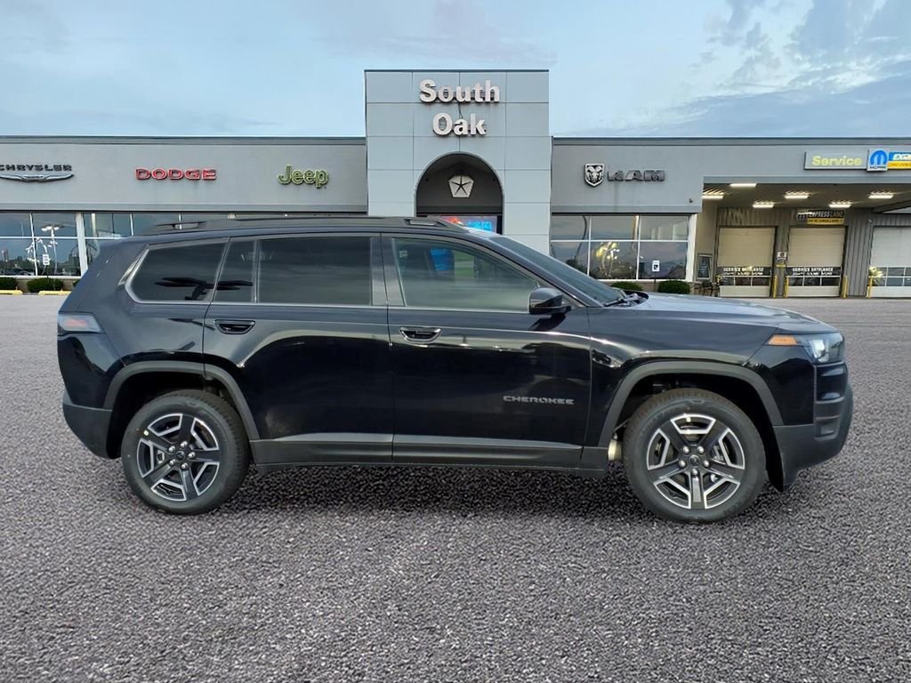 New 2026 Diamond Black Crystal Pearl-Coat Exterior Paint Jeep Laredo image 2