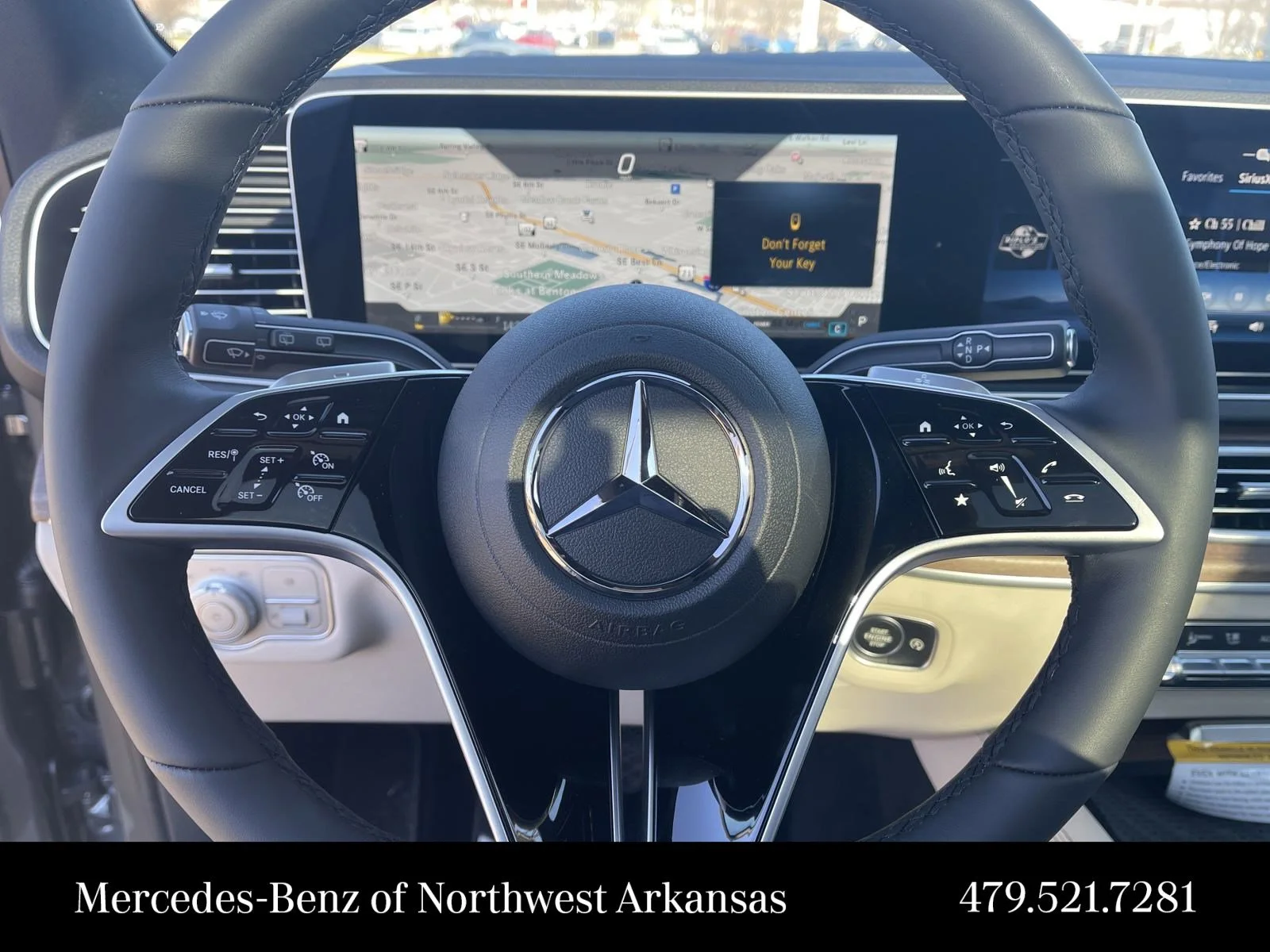 Used 2025  Mercedes-Benz  image 28