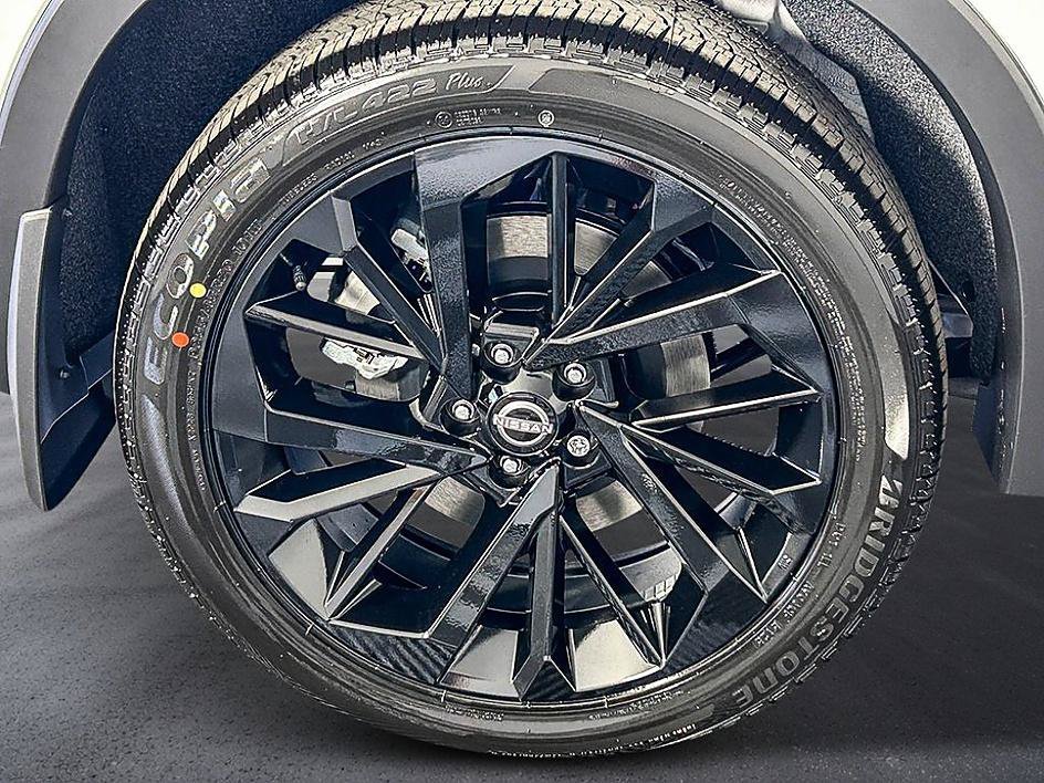 Used 2026 Alpine Frost Nissan Platinum image 7