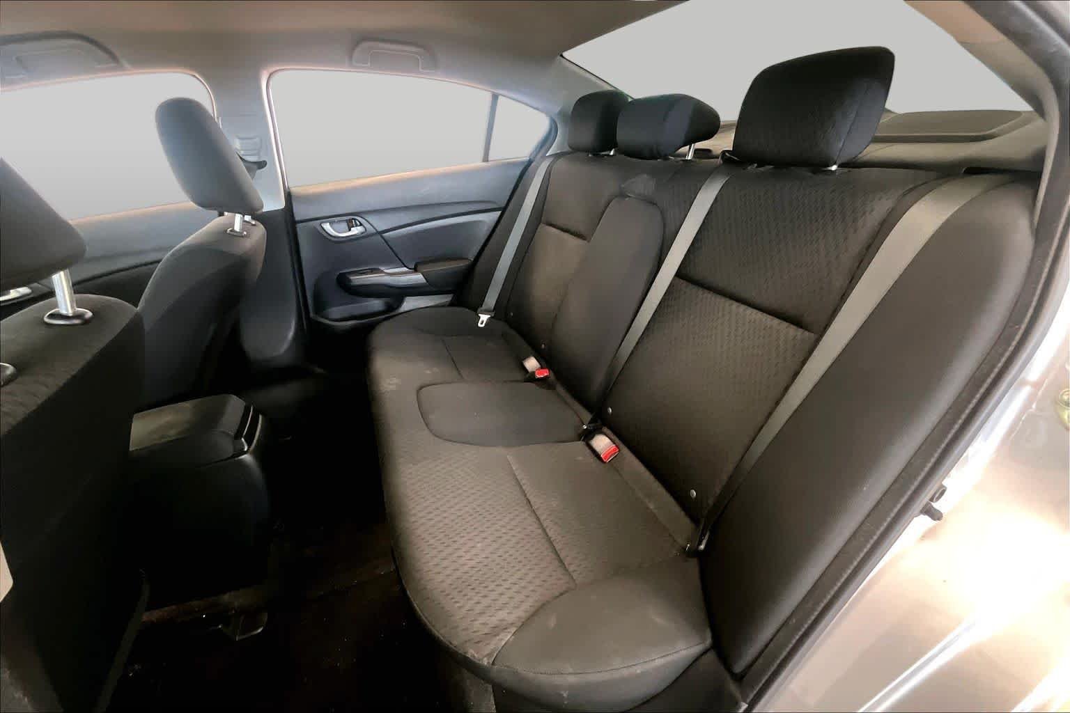Used 2014 Alabaster Silver Metallic Honda LX image 17
