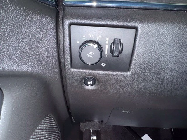 Certified Used 2018 Diamond Black Jeep Limited image 18