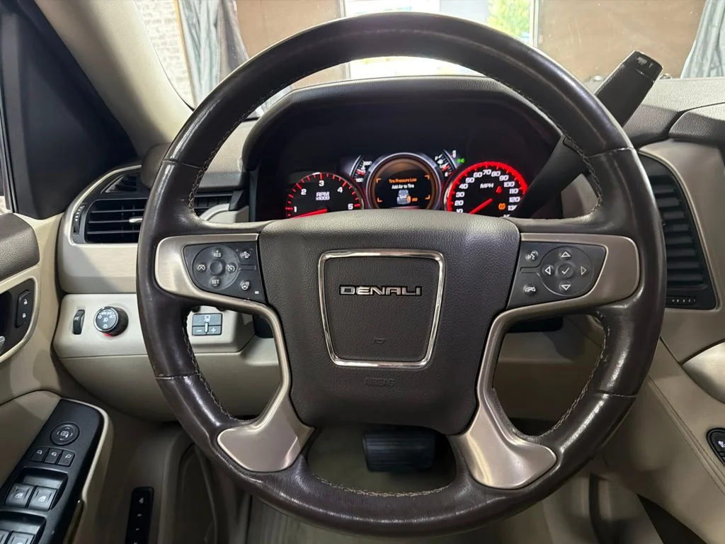 Used 2016 Sparkling Silver Metallic GMC Denali image 22