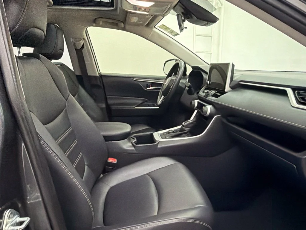 Used 2023 Gray Toyota XLE Premium image 31