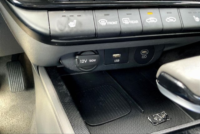 2025 Hyundai Elantra SEL - Photo 18