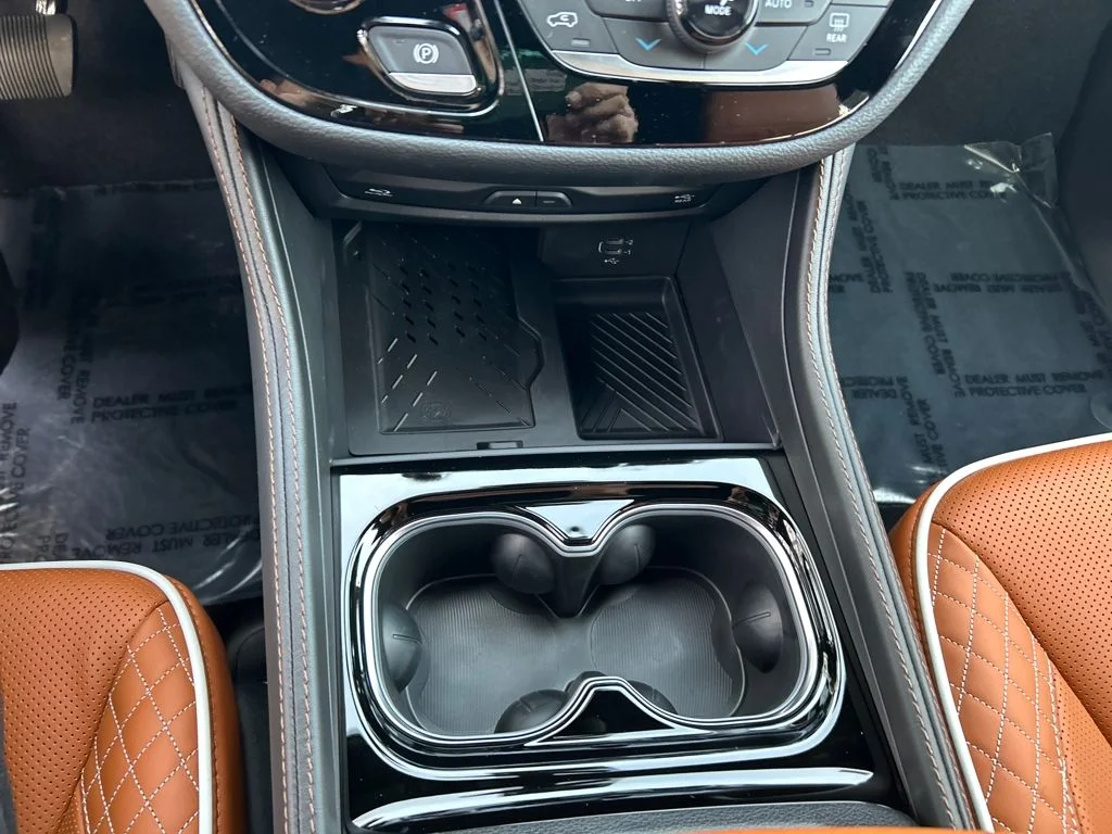 Used 2026 White Chrysler Pinnacle image 19