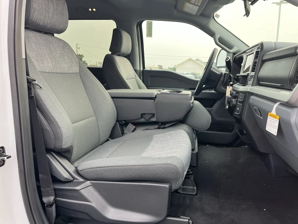 New 2026 Oxford White Ford F-250® XLT image 15