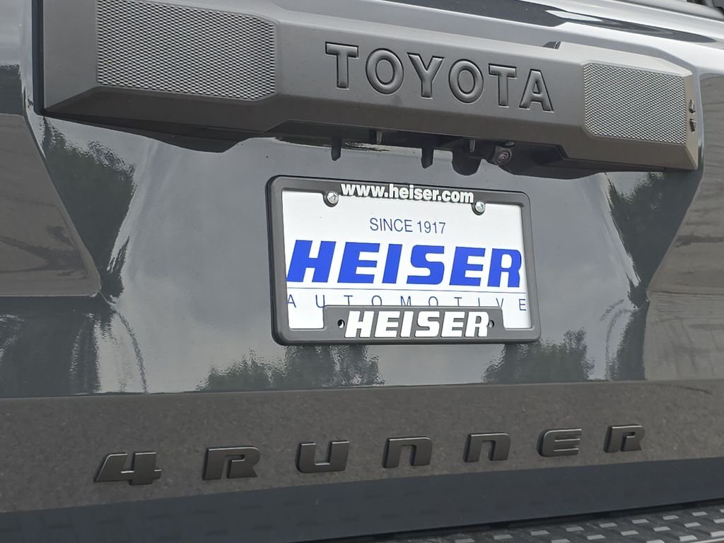 Certified Used 2025  Toyota SR5 image 36