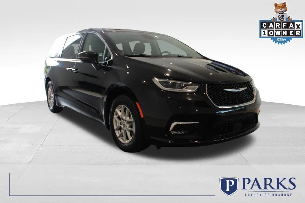 Used 2024 Black Chrysler Touring L image 1