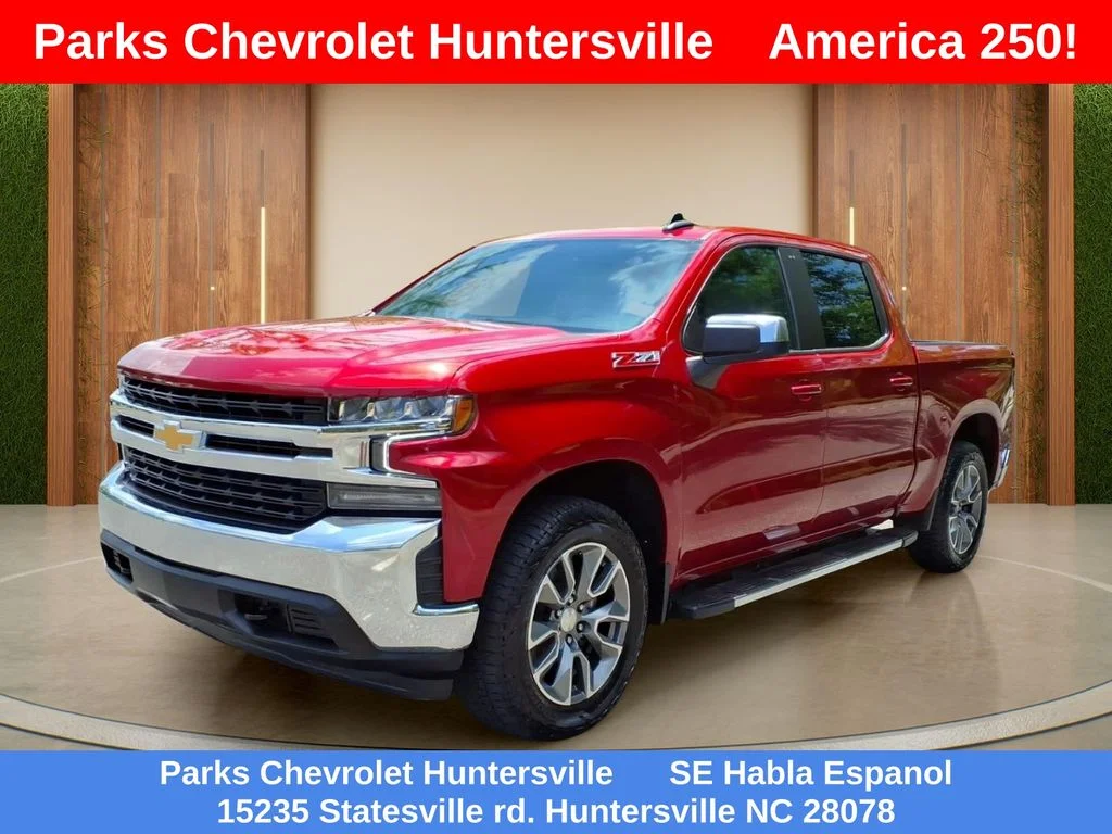 Used 2022 Red Chevrolet LT image 28