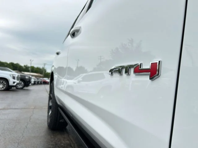2026 GMC Yukon AT4 - Photo 19