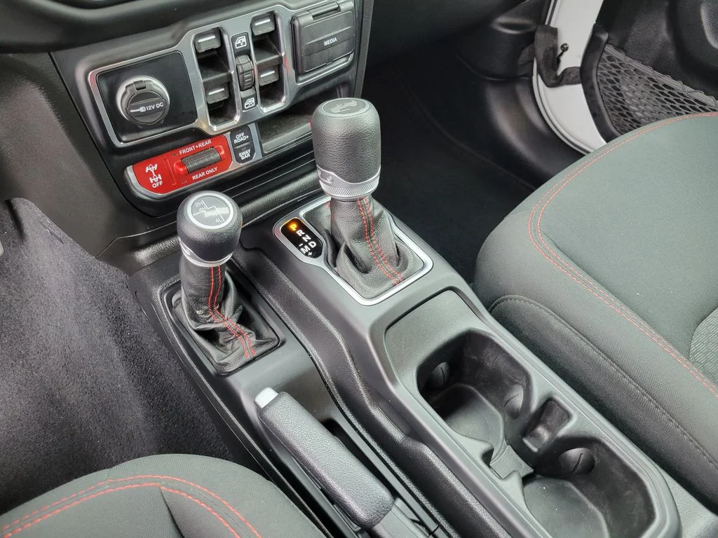 Used 2021 White Jeep Unlimited Rubicon image 17