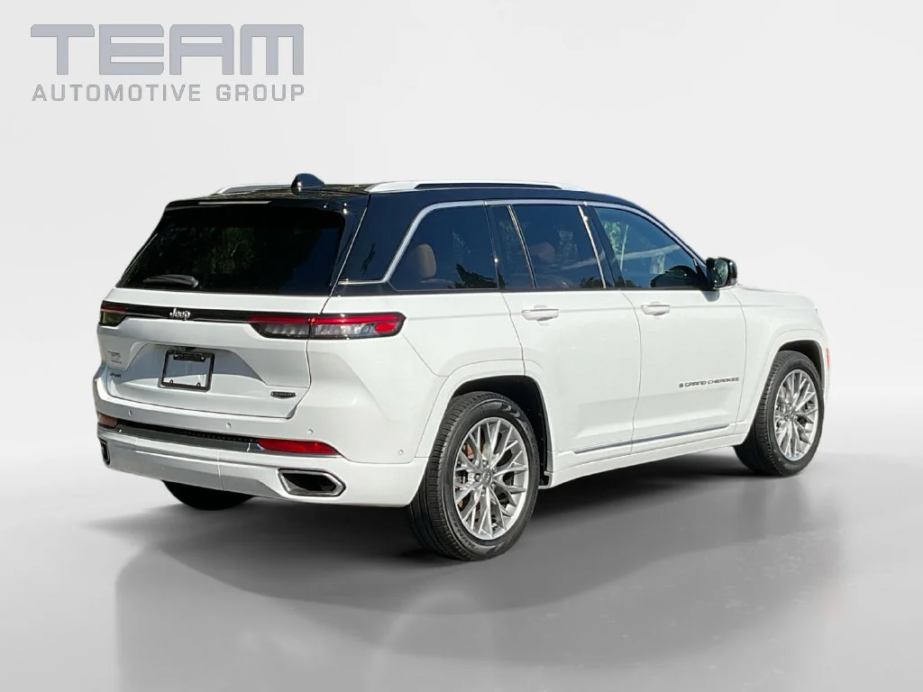 Used 2022 White Jeep Summit image 7