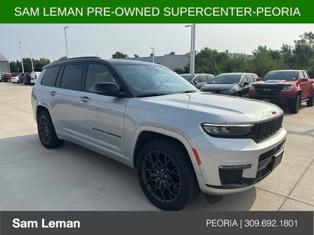 Used 2023 Silver Jeep Summit image 1