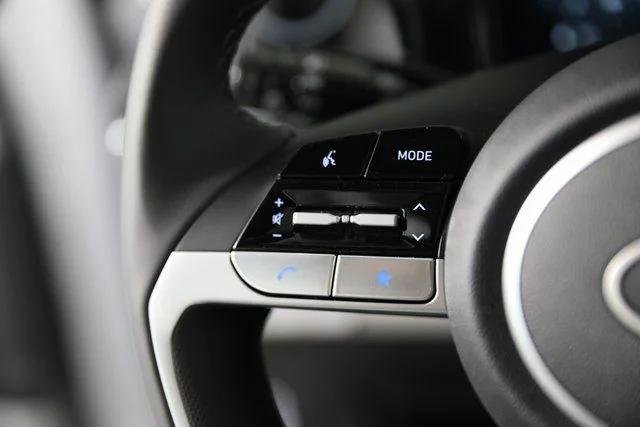 2025 Hyundai Elantra Limited - Photo 36