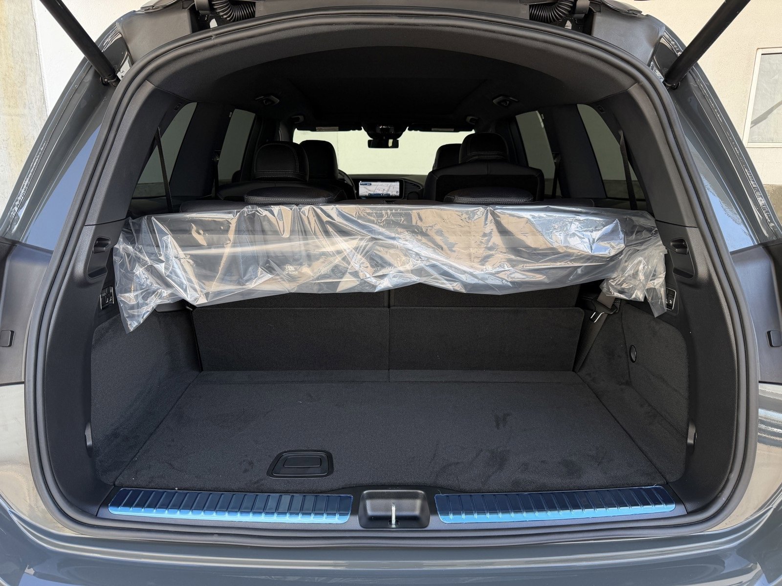 New 2026 MANUFAKTUR Silicon Grey Mercedes-Benz GLS 450 image 47