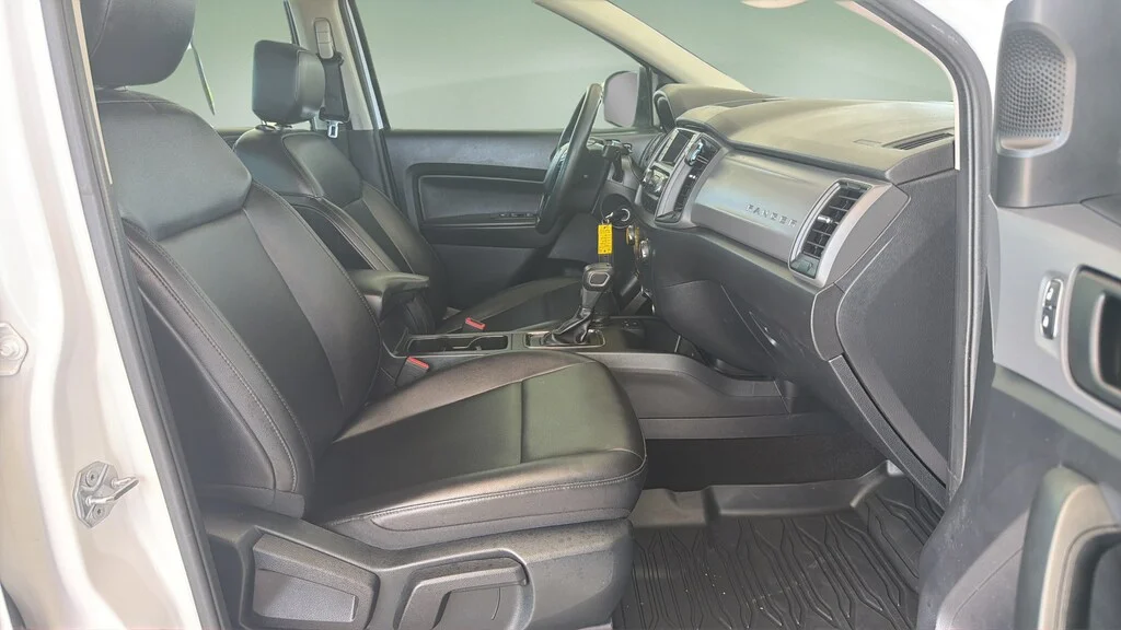 Used 2020 Oxford White Ford XL image 11
