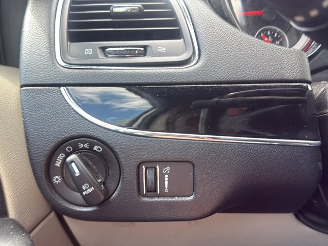 Used 2019 White Dodge SXT image 26
