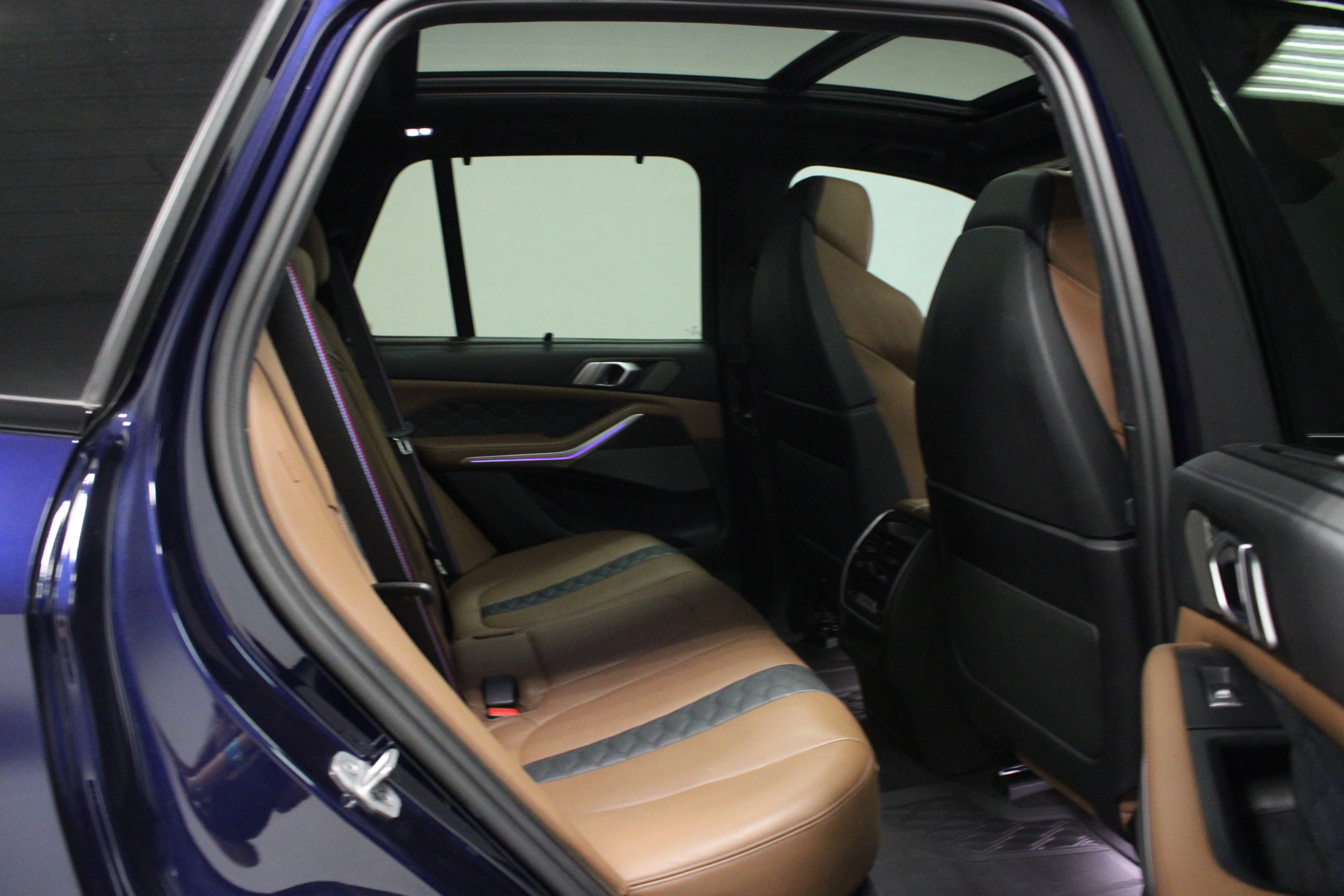 Used 2022 Tanzanite Blue II Metallic BMW Base image 16