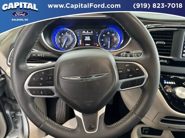 Used 2023 Silver Chrysler LX image 23
