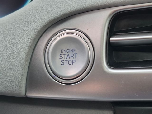 Used 2024 Silver Hyundai SEL image 17
