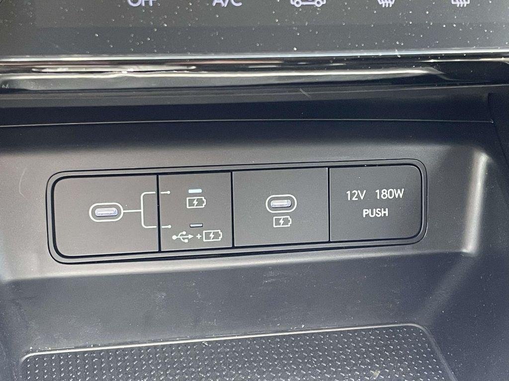 New 2026 White Hyundai SEL FWD image 28