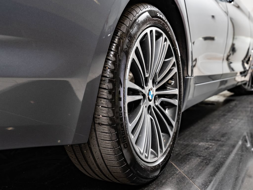 Used 2019 Bluestone Metallic BMW 540i xDrive image 49