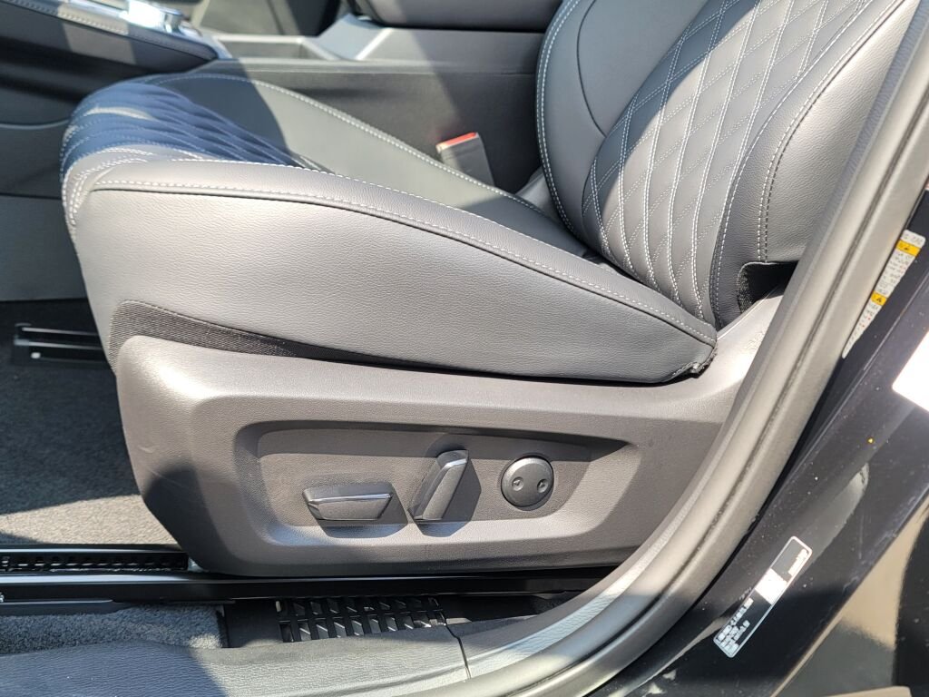 New 2026 Black Nissan Platinum image 20