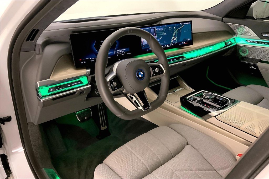 Certified Used 2023 Mineral White Metallic BMW  image 20