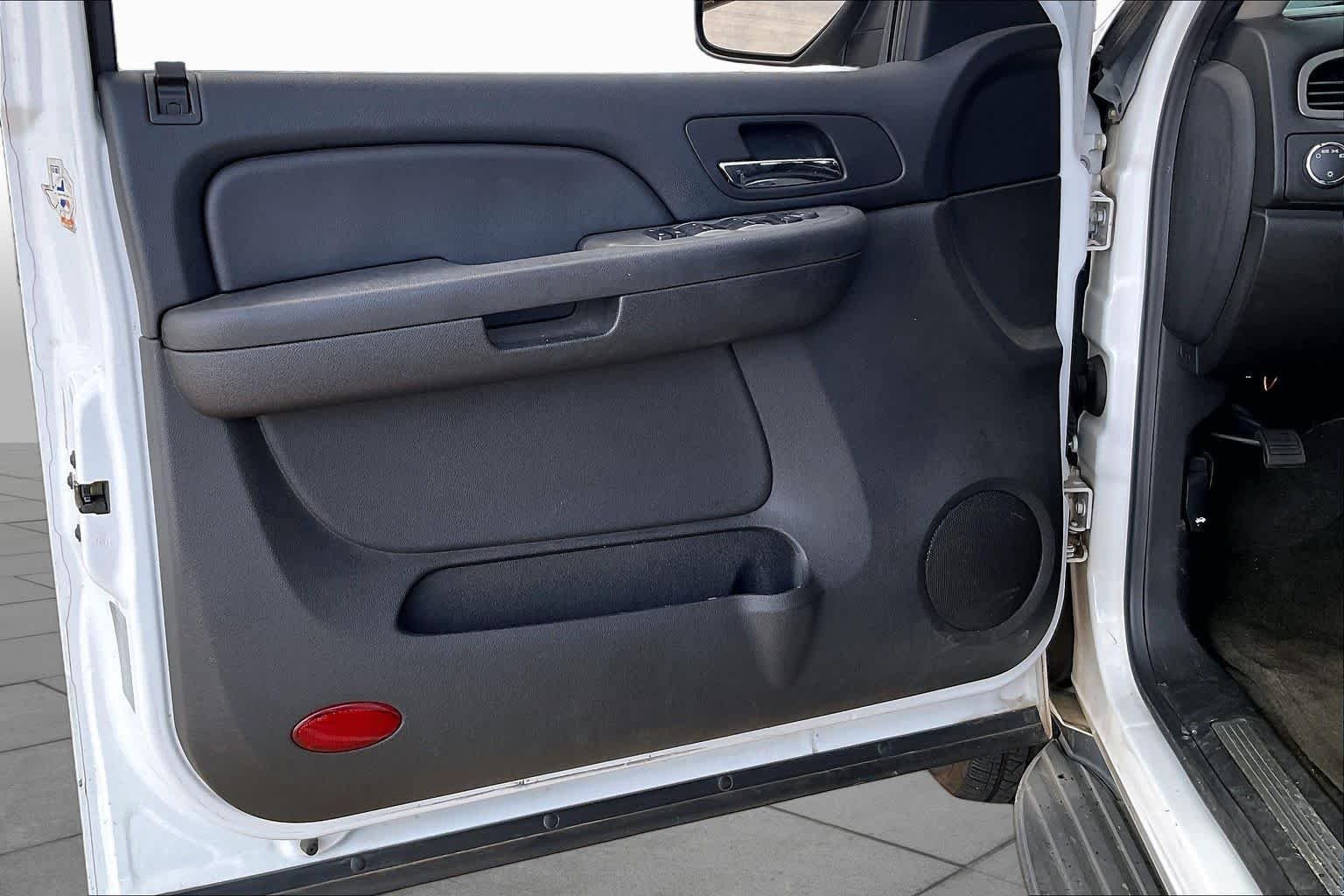 Used 2008 SUMMIT WHITE Chevrolet LS image 17