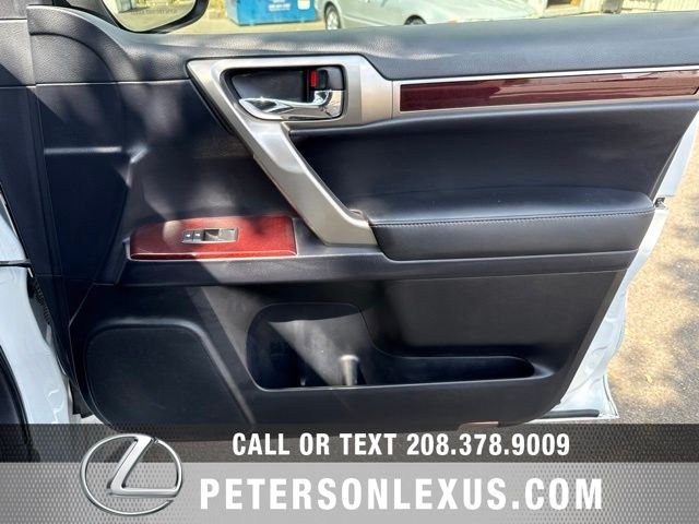 Used 2017  Lexus Luxury image 12
