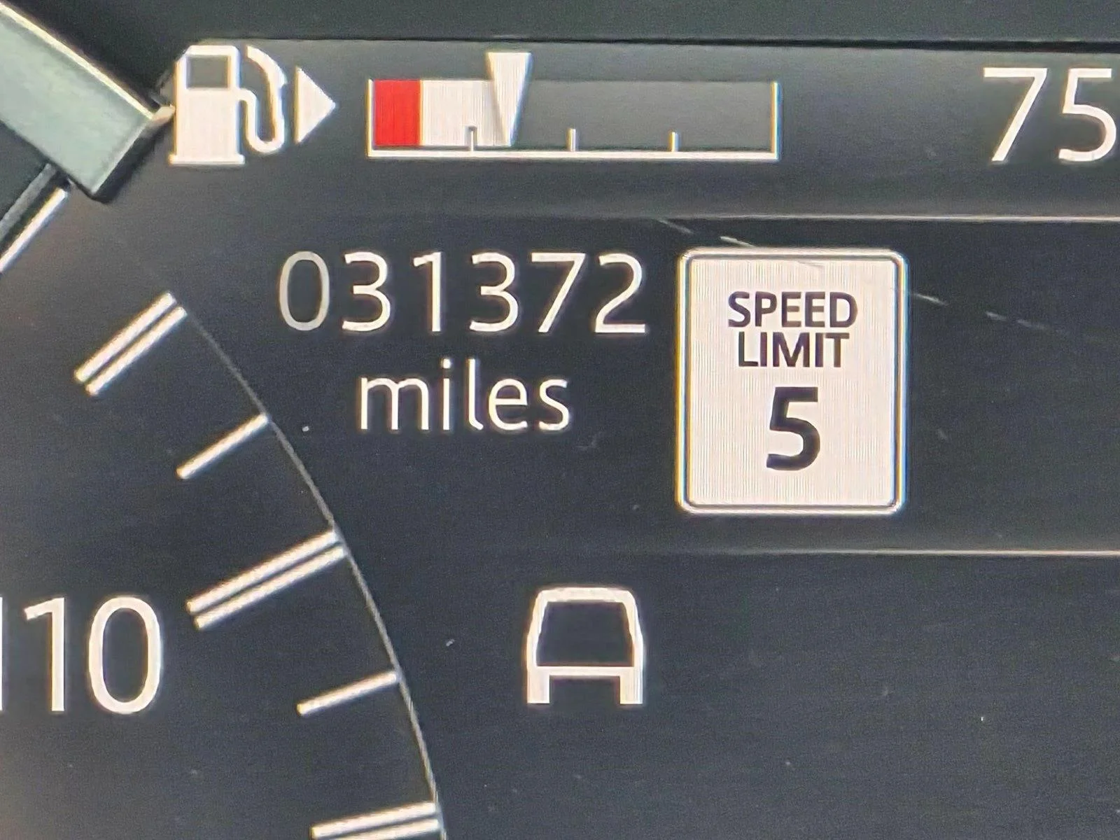 Used 2023 Grey Land Rover S image 11