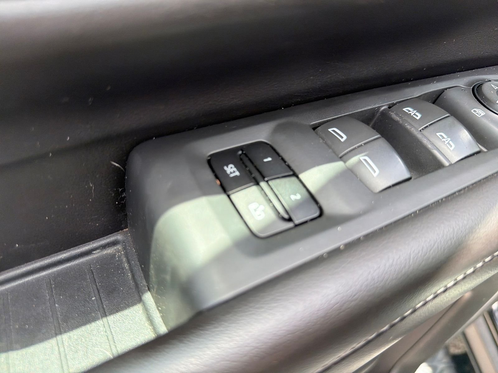 Used 2021 Black Chevrolet Z71 image 29