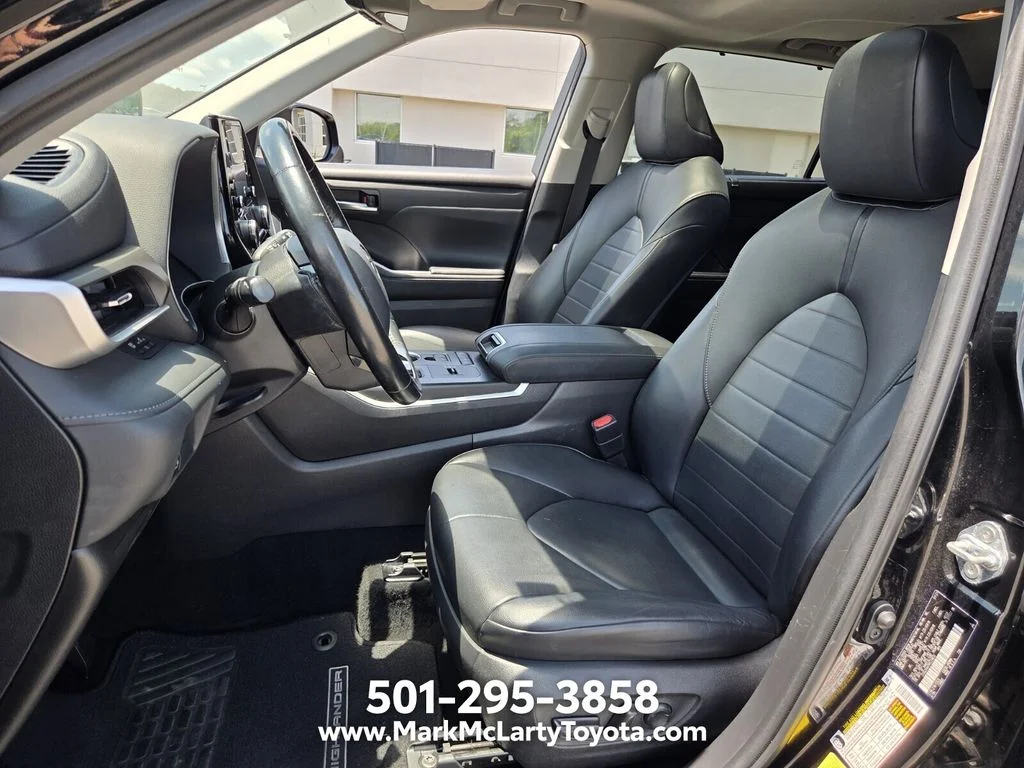 Used 2021 Black Toyota XLE image 9