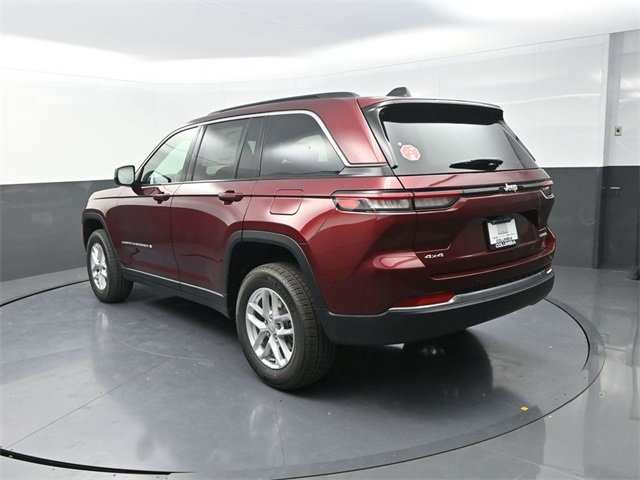 2025 Jeep Grand Cherokee Laredo photo 4