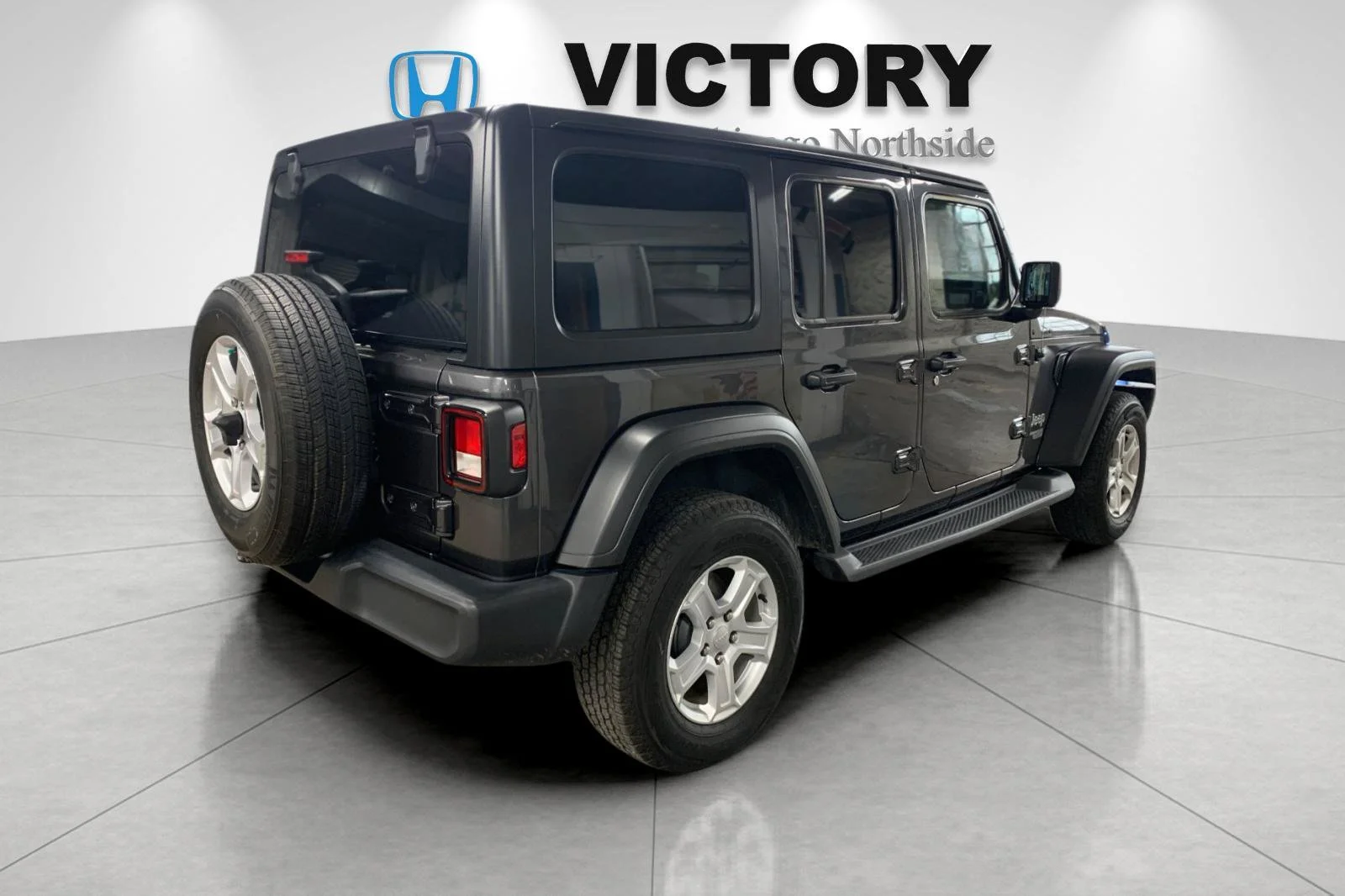 Used 2021 Crystal Metallic Jeep Unlimited Sport S image 3
