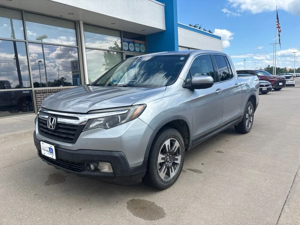 Used 2017 Silver Honda RTL-T image 1