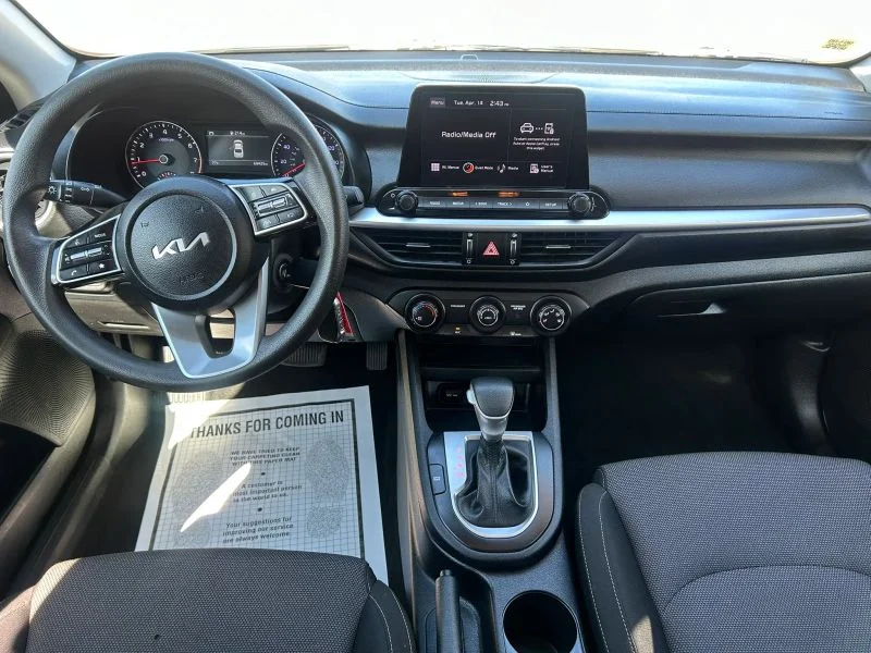 Used 2023 White Kia LX Sedan 4D image 38