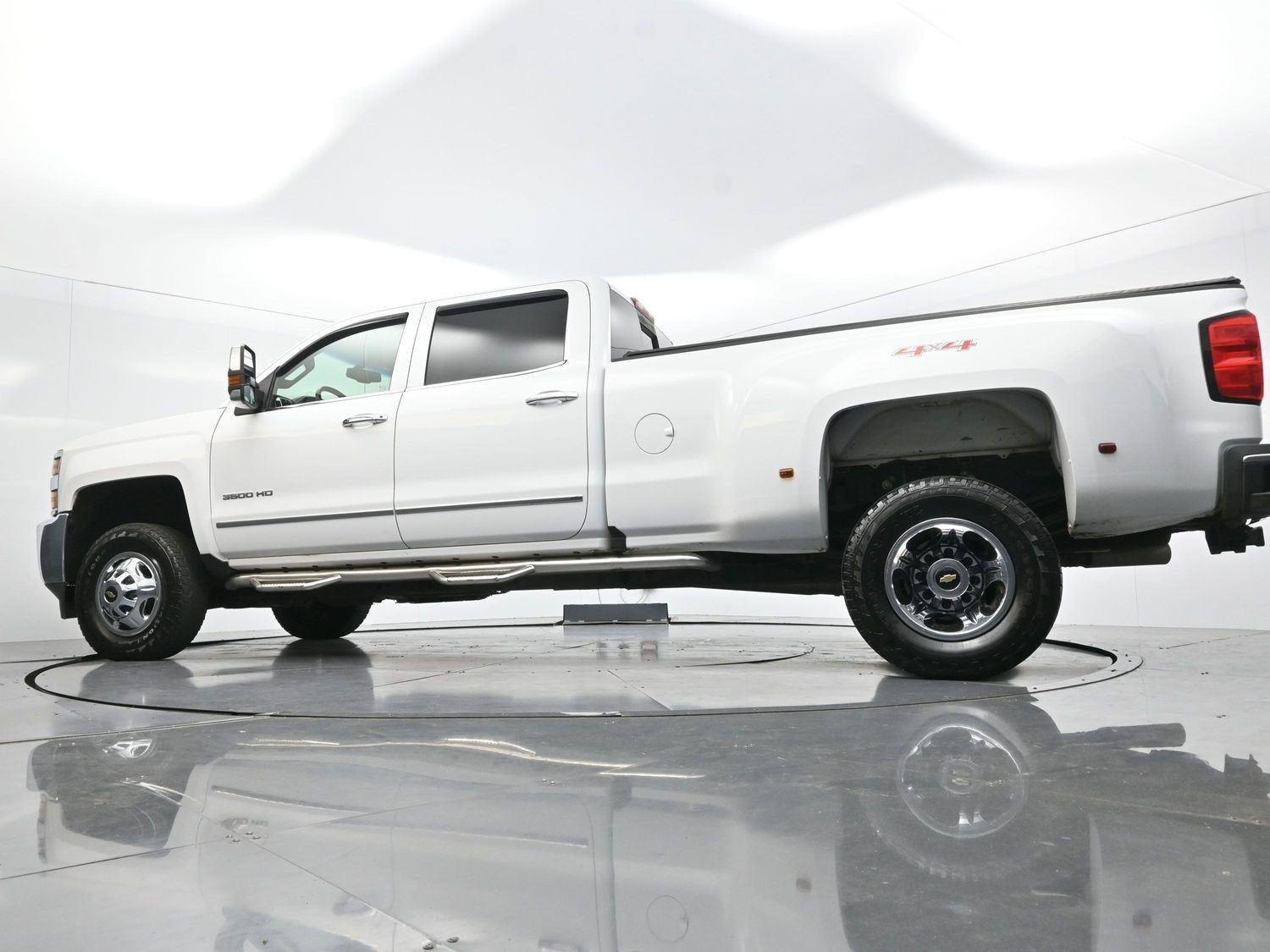 Used 2018 SUMMIT WHITE Chevrolet LTZ image 45