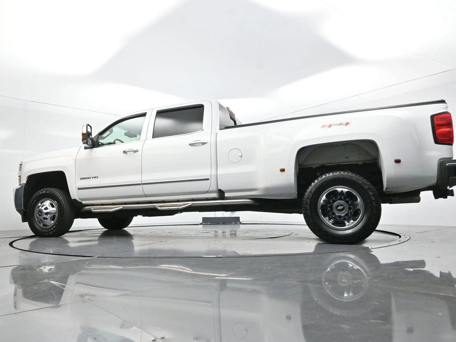 Used 2018 SUMMIT WHITE Chevrolet LTZ image 45
