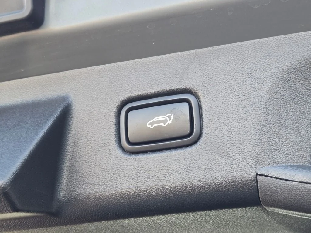 Used 2025 Gray Hyundai SEL image 13