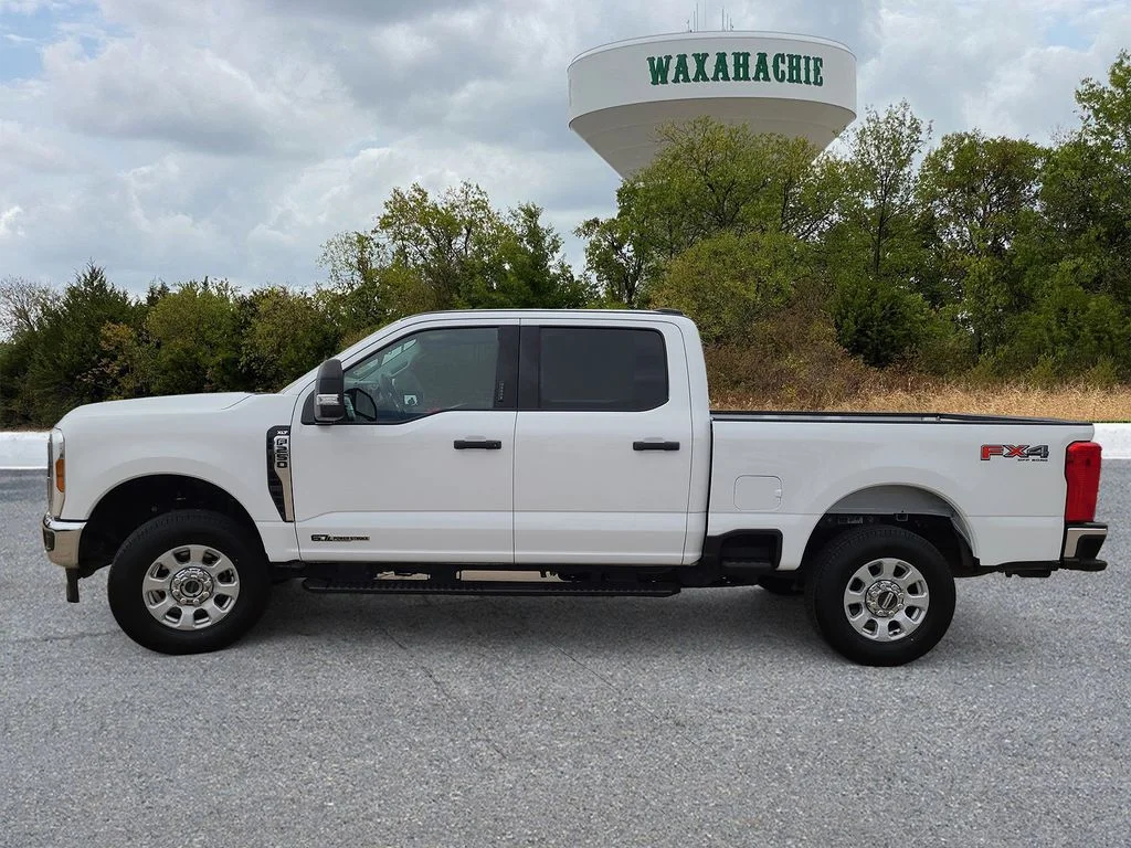 Used 2024 White Ford XLT image 3